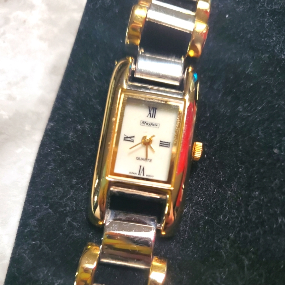 Beautiful Mayfair watch, silver & gold